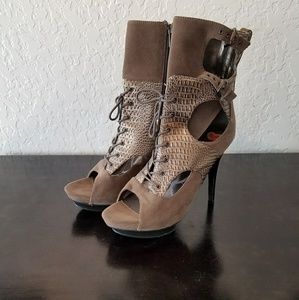 Promiscuous platform 3" high heel boots SZ 9.5